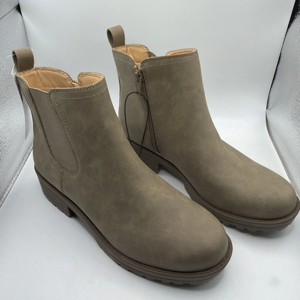 Buffalo David Bitton‎ Anna Womens Size 9 Brown Chelsea Boot Memory Foam New.